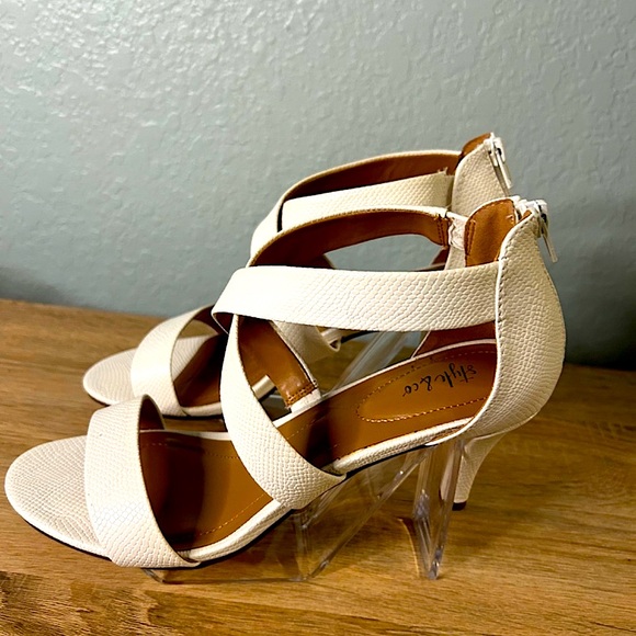 Style & Co. - Picture 2 of 6